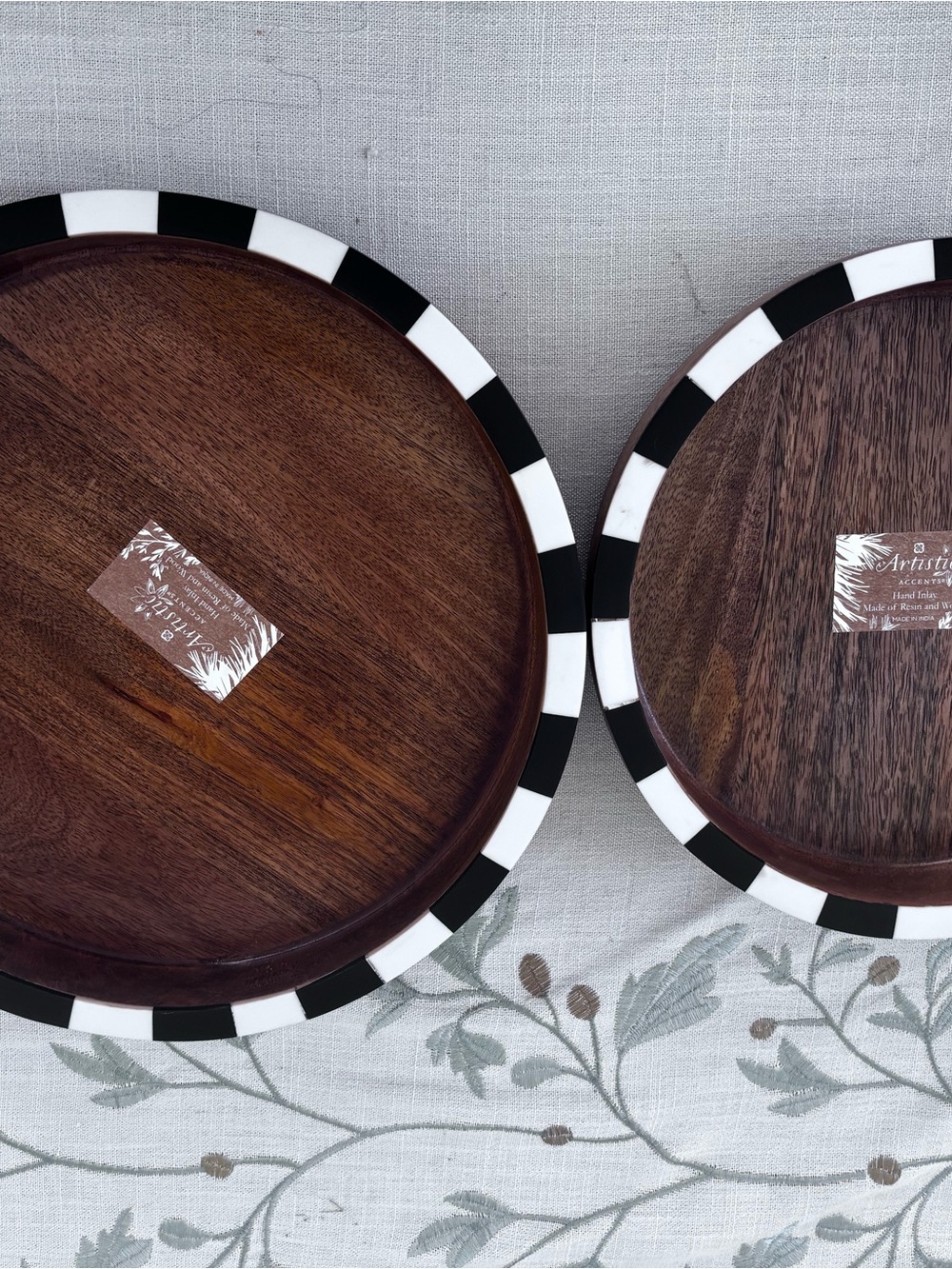 Artisan checkered wood/enamel Round trays - Set of 2